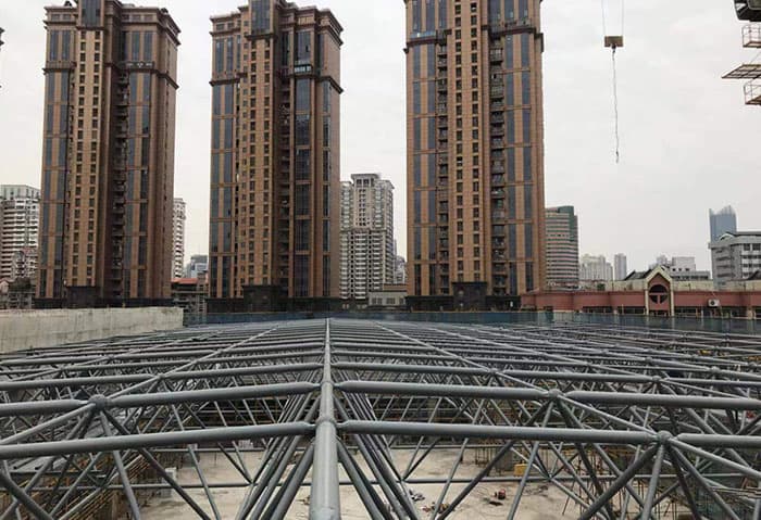 浦东螺栓球网架结构
